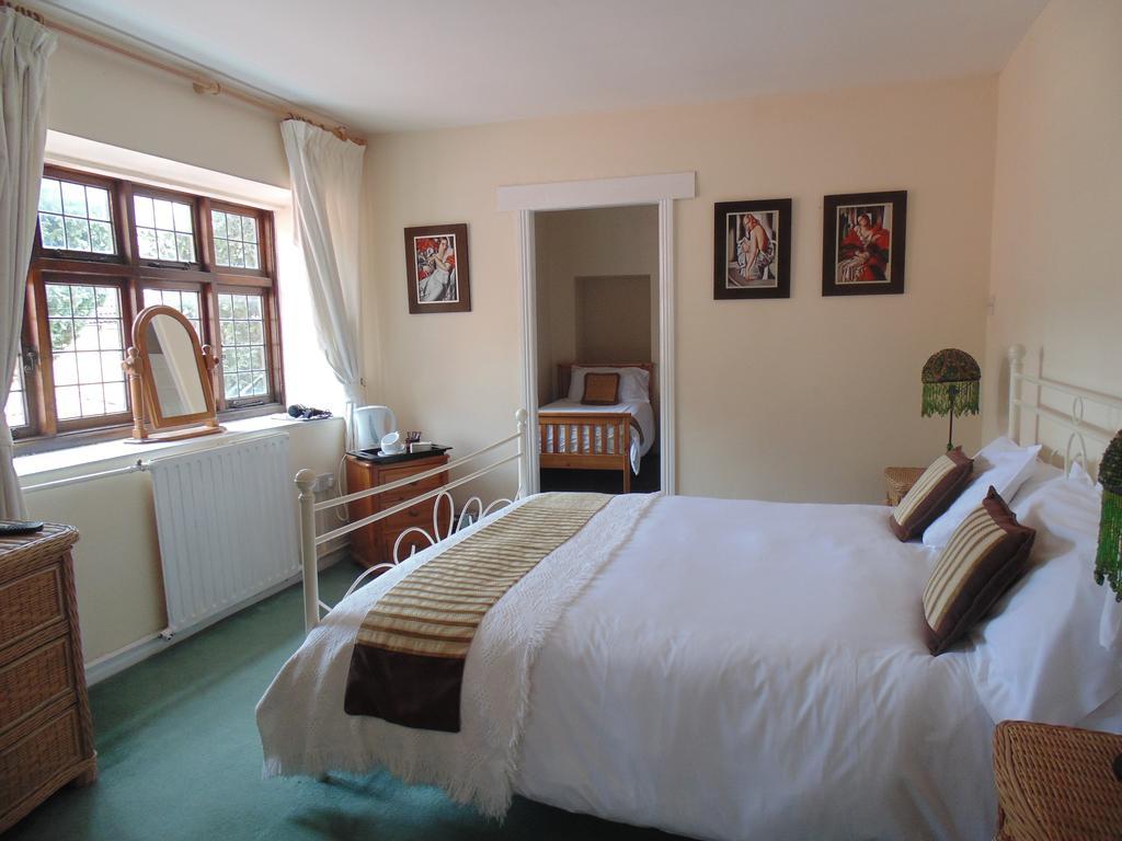 The Dusthole Hotel Шептън Малет Екстериор снимка